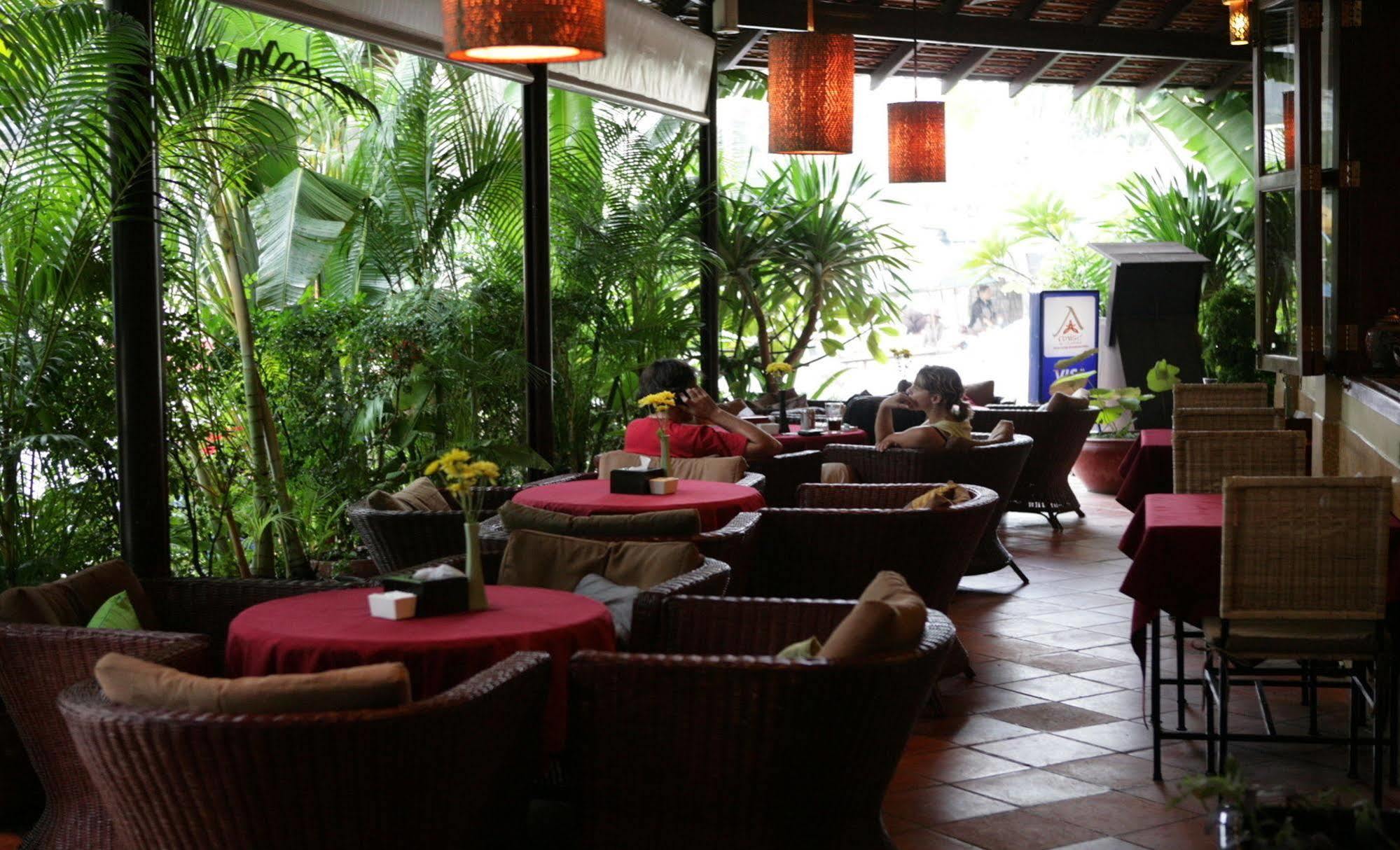 Anise Hotel And Restaurant Phnom Penh Exterior photo